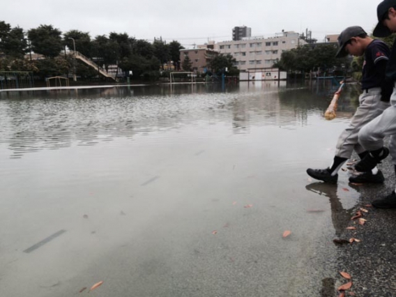 えらいこっちゃ！　湖？